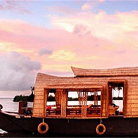 Marvel Cruise Hotel Alappuzha Екстериор снимка