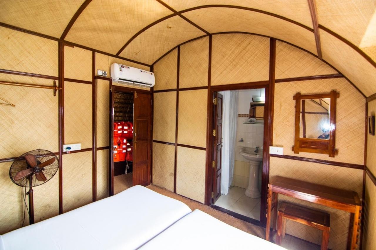 Marvel Cruise Hotel Alappuzha Екстериор снимка