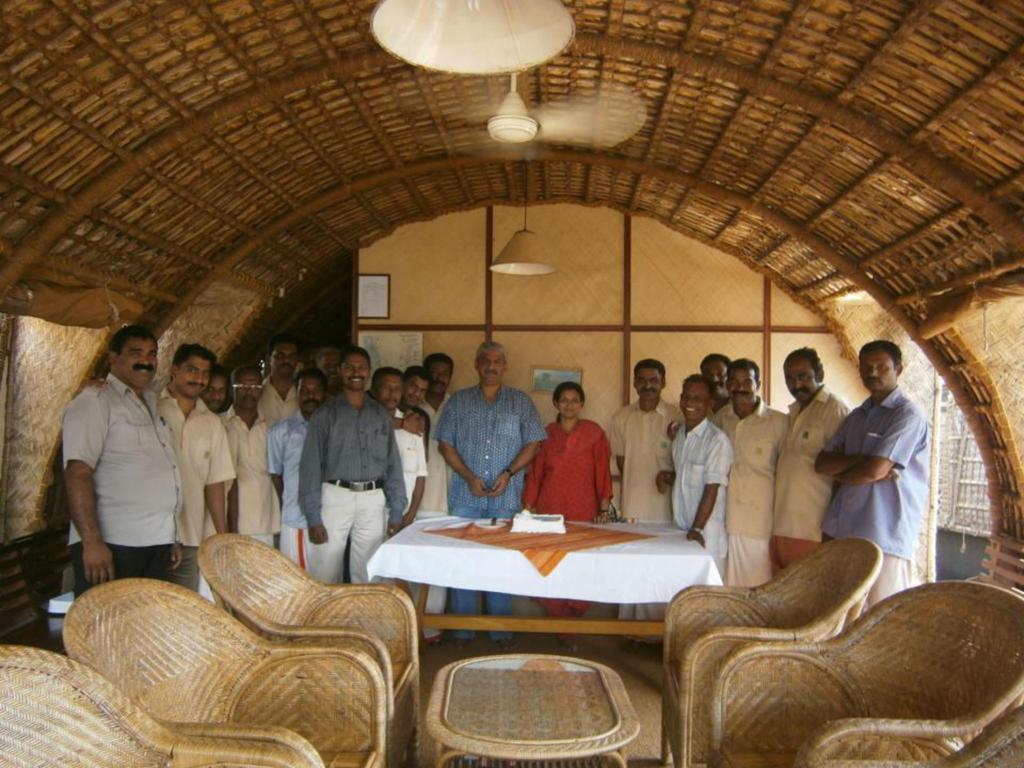 Marvel Cruise Hotel Alappuzha Стая снимка