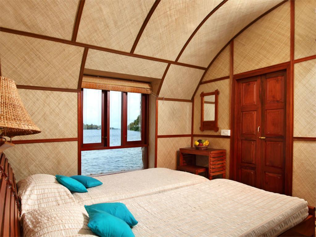 Marvel Cruise Hotel Alappuzha Стая снимка