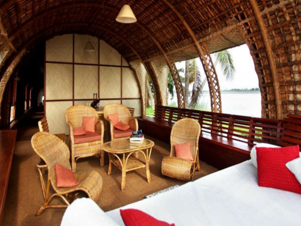 Marvel Cruise Hotel Alappuzha Екстериор снимка