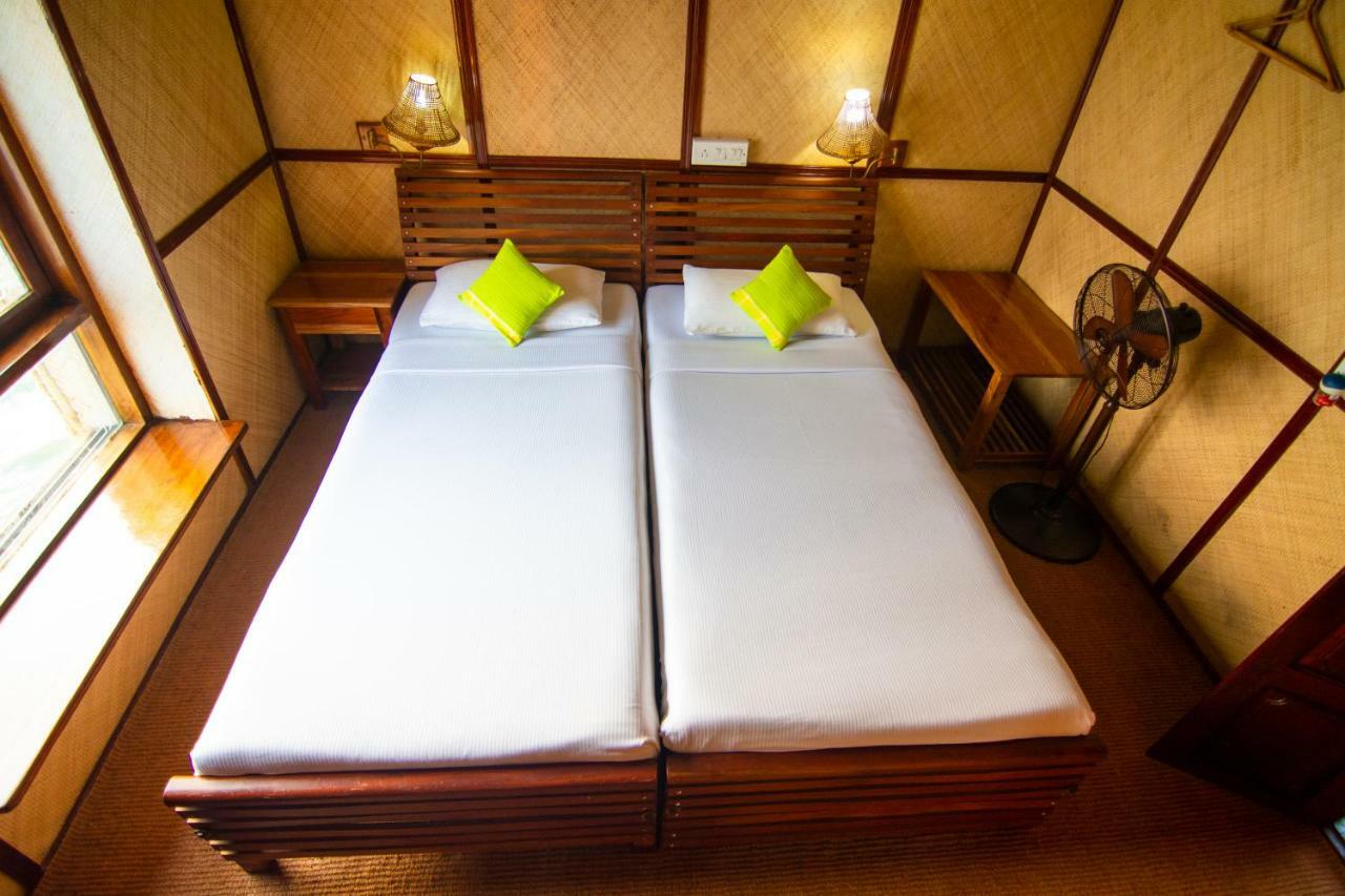 Marvel Cruise Hotel Alappuzha Екстериор снимка