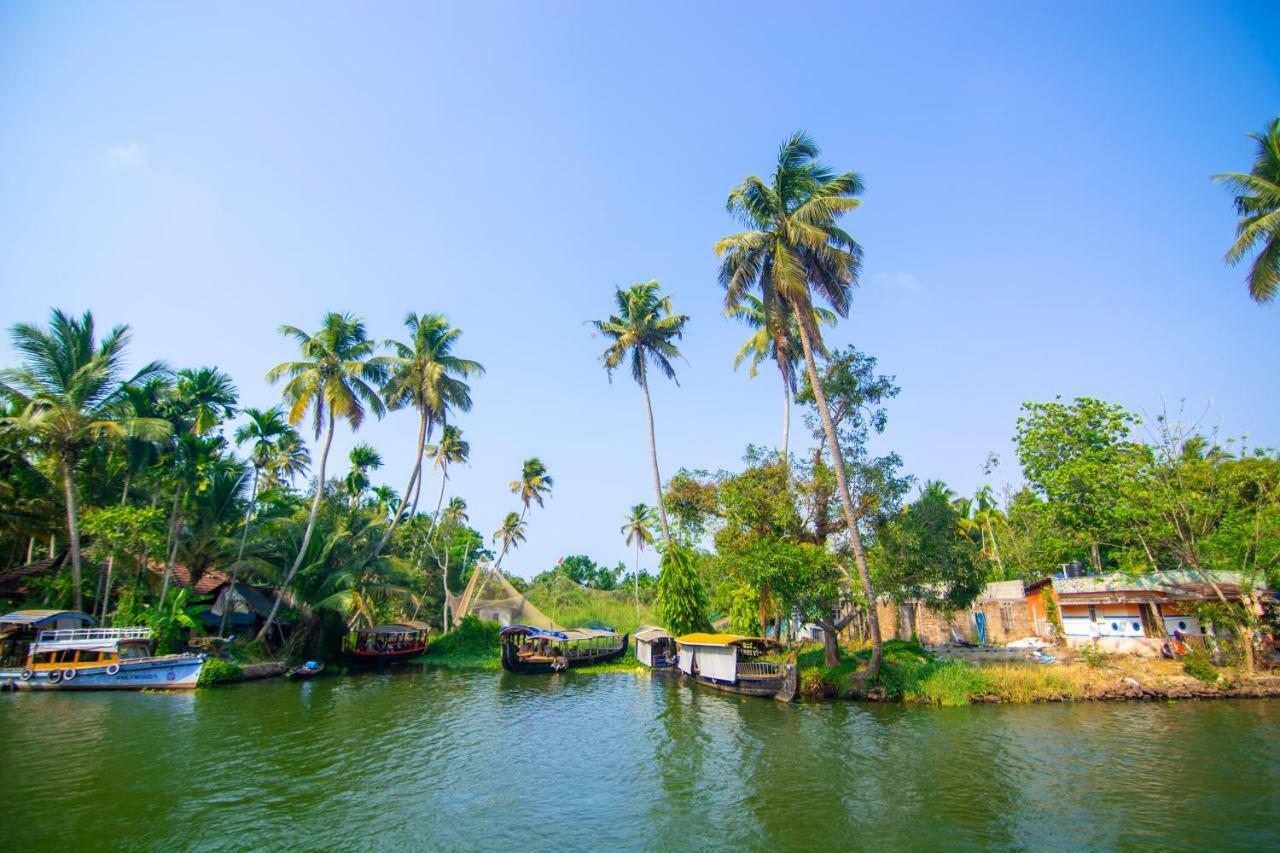 Marvel Cruise Hotel Alappuzha Екстериор снимка