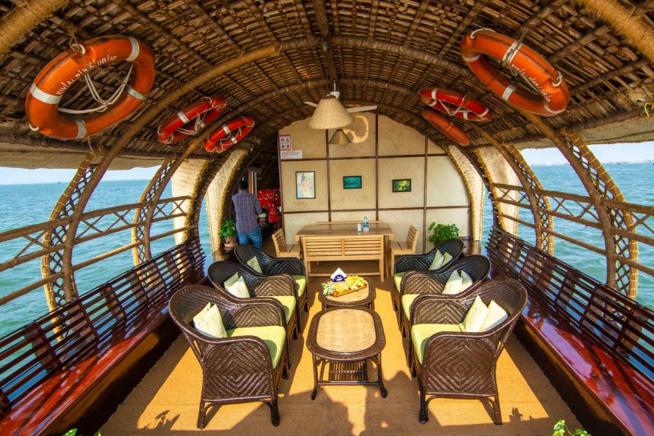 Marvel Cruise Hotel Alappuzha Екстериор снимка