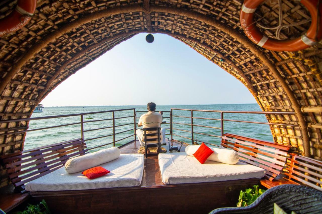 Marvel Cruise Hotel Alappuzha Екстериор снимка