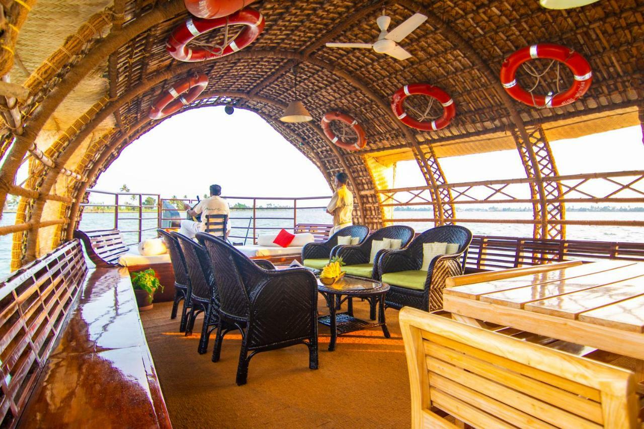 Marvel Cruise Hotel Alappuzha Екстериор снимка